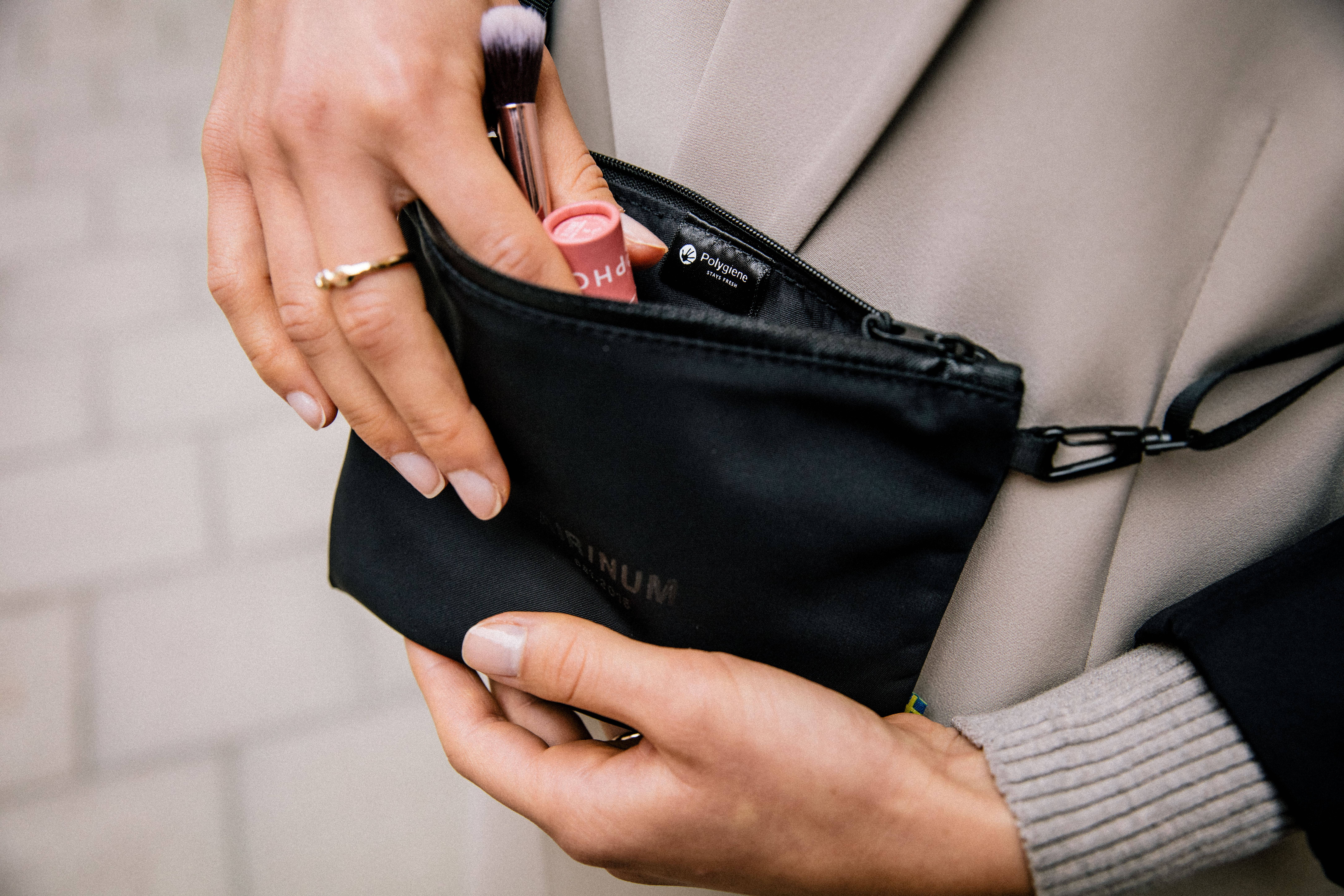 Airinum - Wholesale Crossbody Bag - Women's - Shoulder Bag (Antimicrobial)6