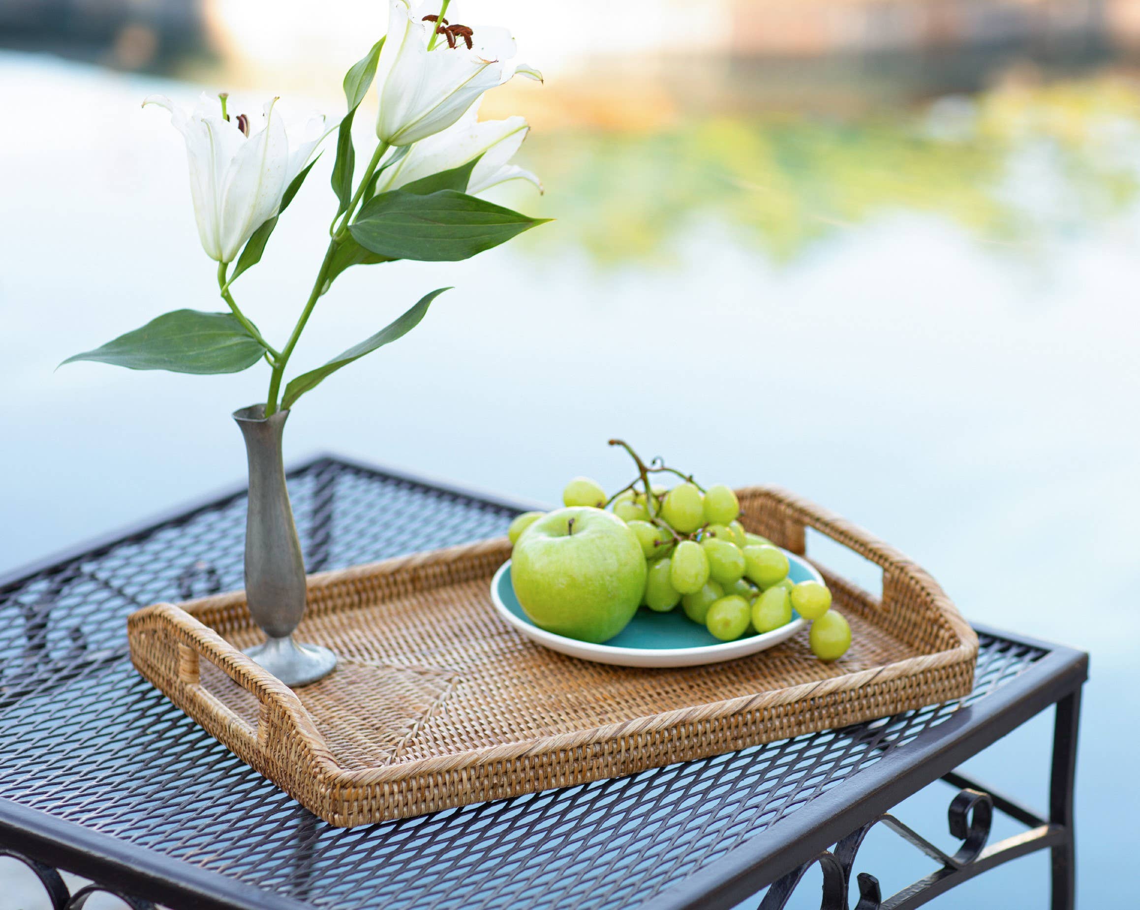 Artifacts Trading Company - Vente Plateaux de service - Plateau de service rectangulaire en rotin avec poignées hautes7