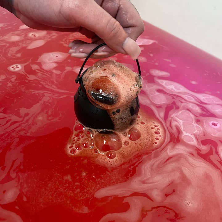 Velvet Riot Co - Wholesale Bath Bomb/Fizz - Witches Brew Cauldron Bath Bomb8