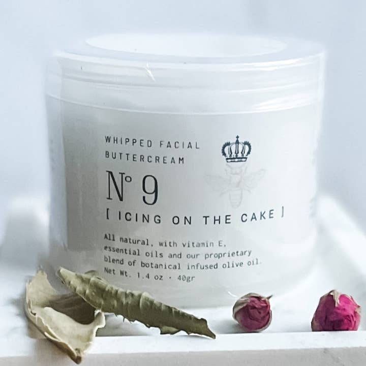 Crème au beurre fouettée pour le visage Icing On The Cake no 9 pour la vente par The Southern Bee Soap House