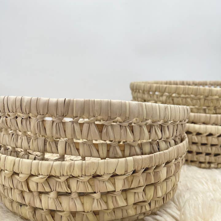 HandHappiness – Engroshandel Kurv – Rund kurv flettet af palmeblade / flet frugtkurv.2