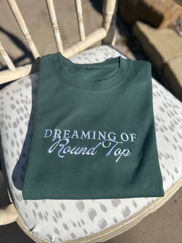 Klassisk sweatshirt | Dreaming of Round Top (Hunter Green) for engroshandel hos Heirloom Field