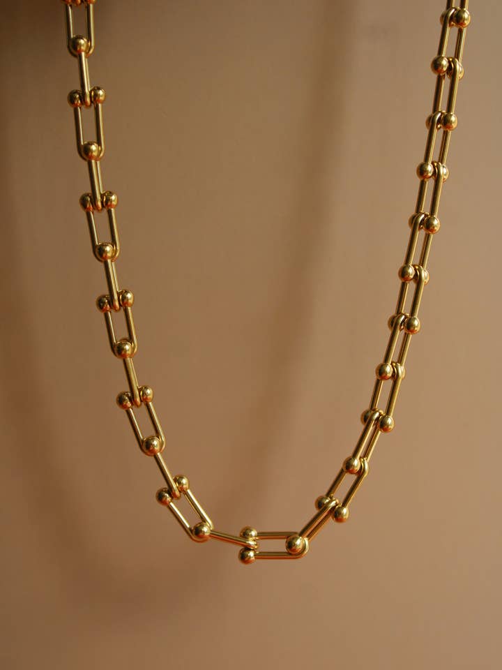 Collier Eclipsera pour la vente par 24th & Gold