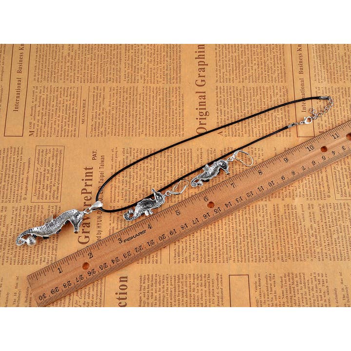 AK Brand - Vendita all'ingrosso Parure di gioielli - Set Collana Orecchini Cavalluccio Marino con Perle di Abalone Antico