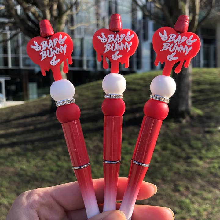 Amy Designs - Venta al por mayor Bolígrafo - Bolígrafo con cuentas de Bad Bunny «Drippy»1