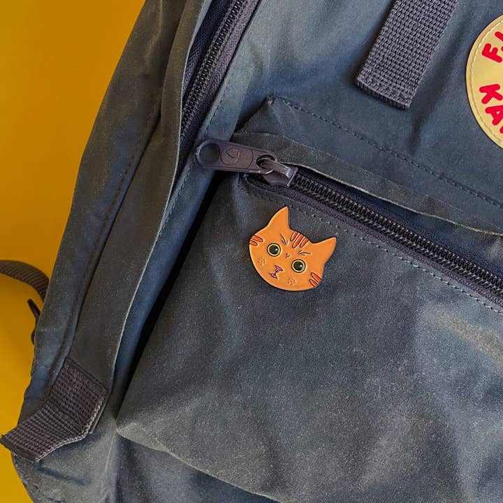 felgsara - Wholesale Lapel Pin/Button - "Orange Cat" Enamel Pin2