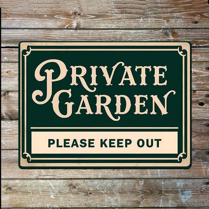 Privatgarten Bitte draußen bleiben | Metallschild Plakette für den Großhandel von The British Metal Signs Company