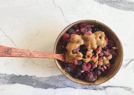 Panda & Coco – wholesale Bowl – Coconut Bowl with spoon2