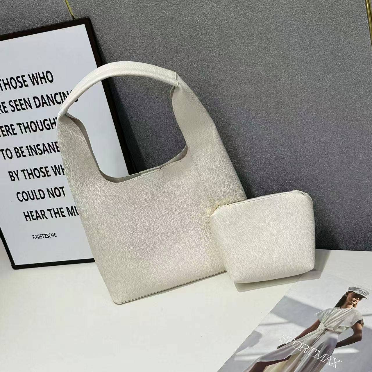 Pretty Persuasions – Engroshandel Skuldertaske – til kvinder – P25002 Hobo-taske i mikrofiberlæder med kosmetikpung0