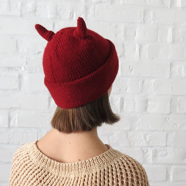 Strikket hue med horn Devil hue Halloween Blood rød kasket for engroshandel hos FairyBabyGifts