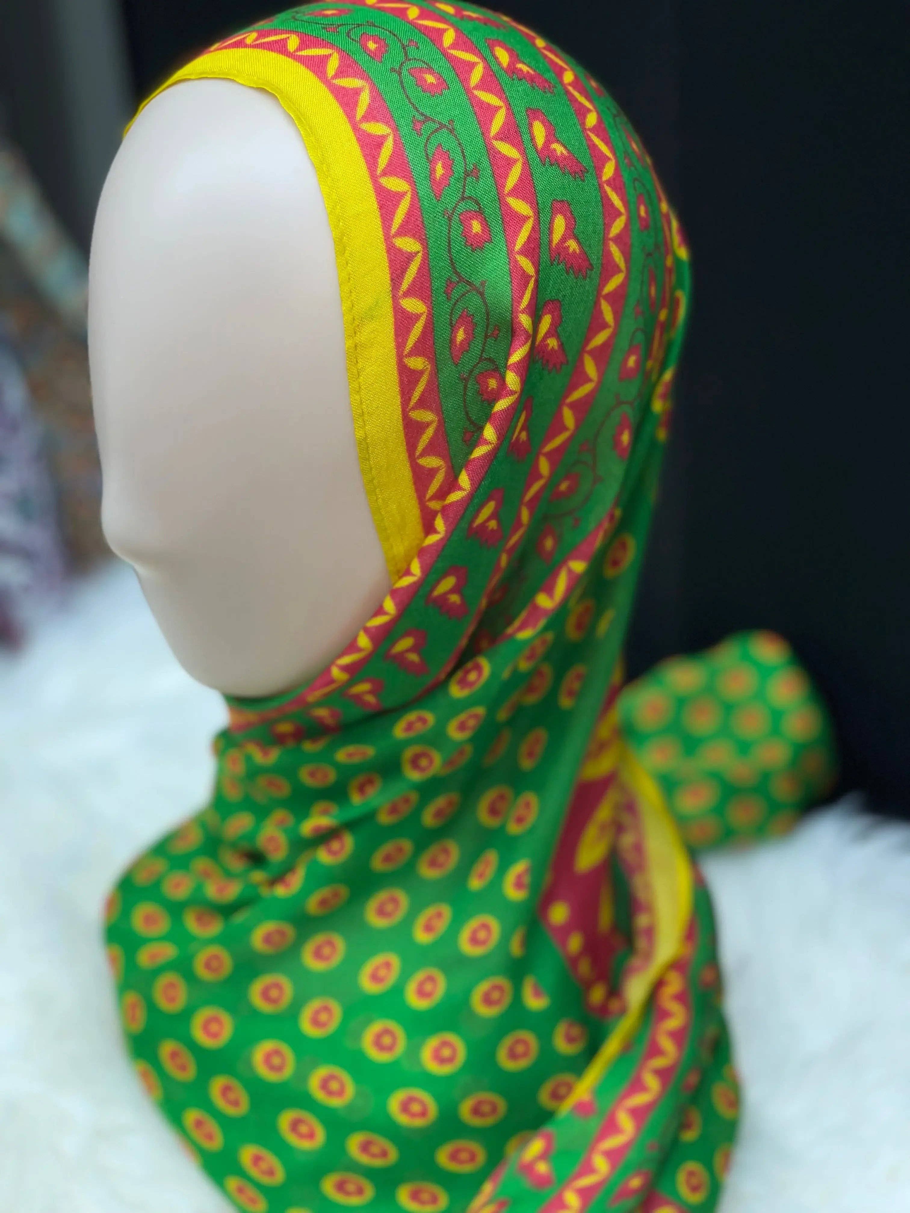 Palestinian Elegance - Wholesale Hijab - Women's - Elegant Comfort: Exclusive Printed Modal Hijab - Asba4