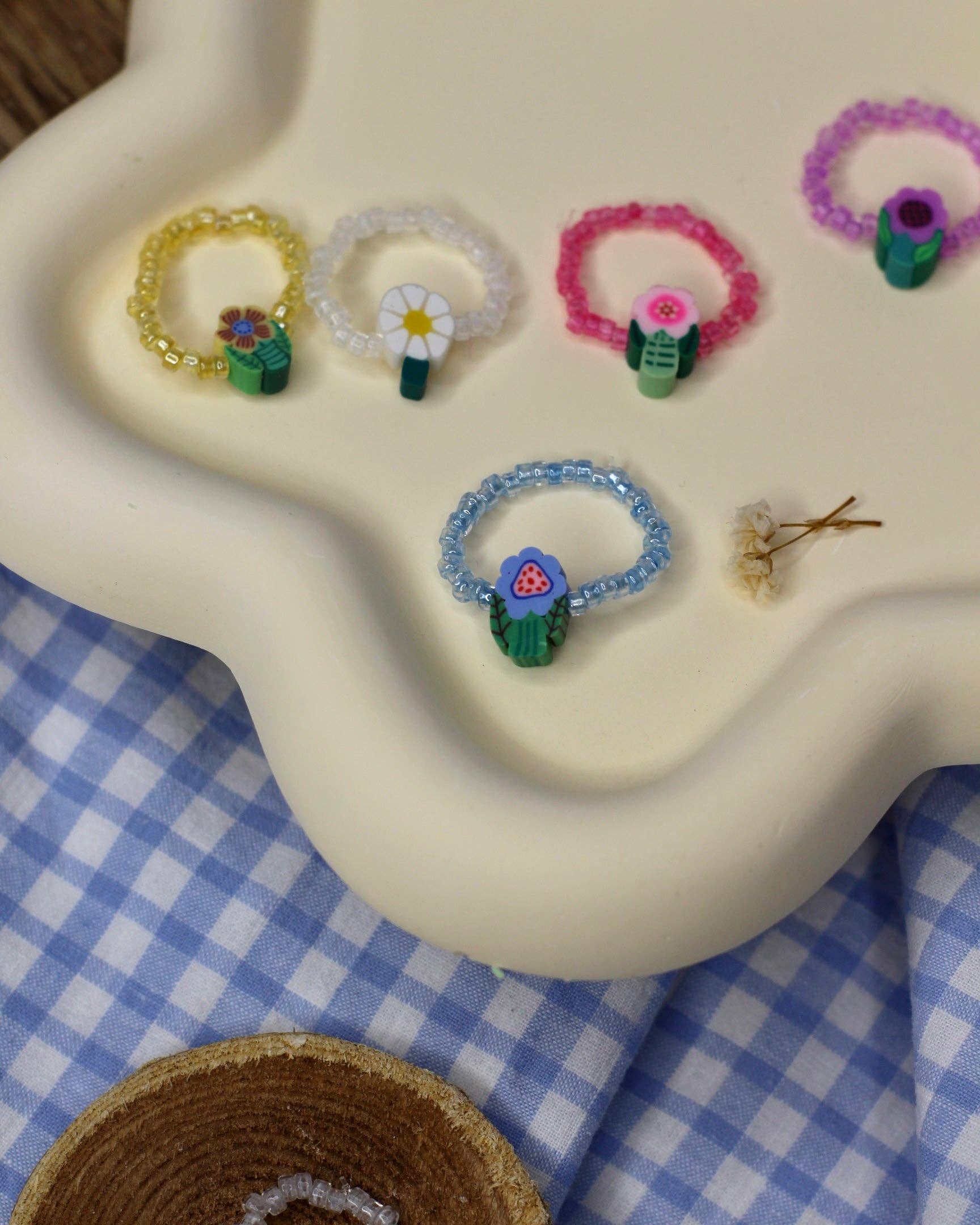 Meet me at the corner - Wholesale Band/Stacked Ring - Flower beaded ring6