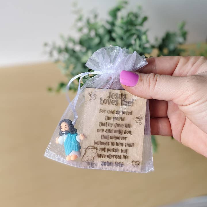 The Junkin’ Mamas - Wholesale Gag Gift/Novelty Gift - Jesus Loves You Gift Set