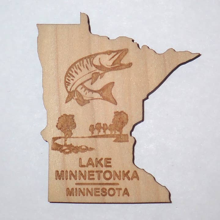 Aimant en bois Musky du Minnesota - Personnalisable pour la vente par Lighthouse Gift Company