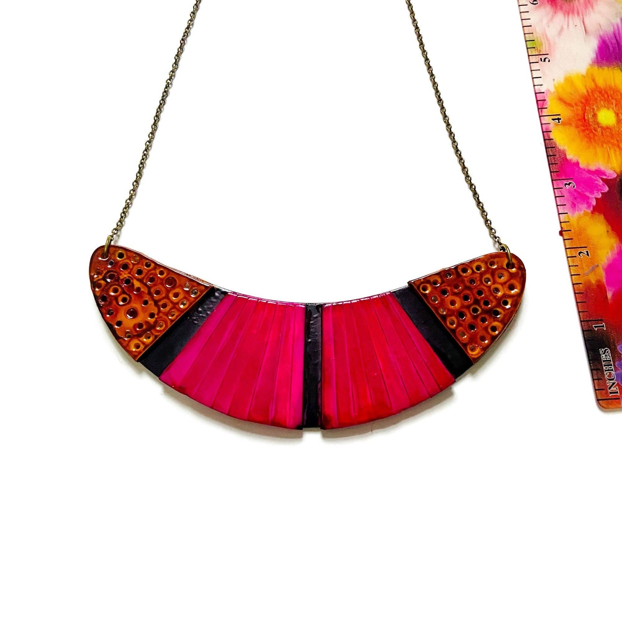 Sassy Sacha Jewelry - Venta al por mayor Pendientes colgantes - Pendientes negros y rosa intenso para colgar o enganchar, «Kelly»5