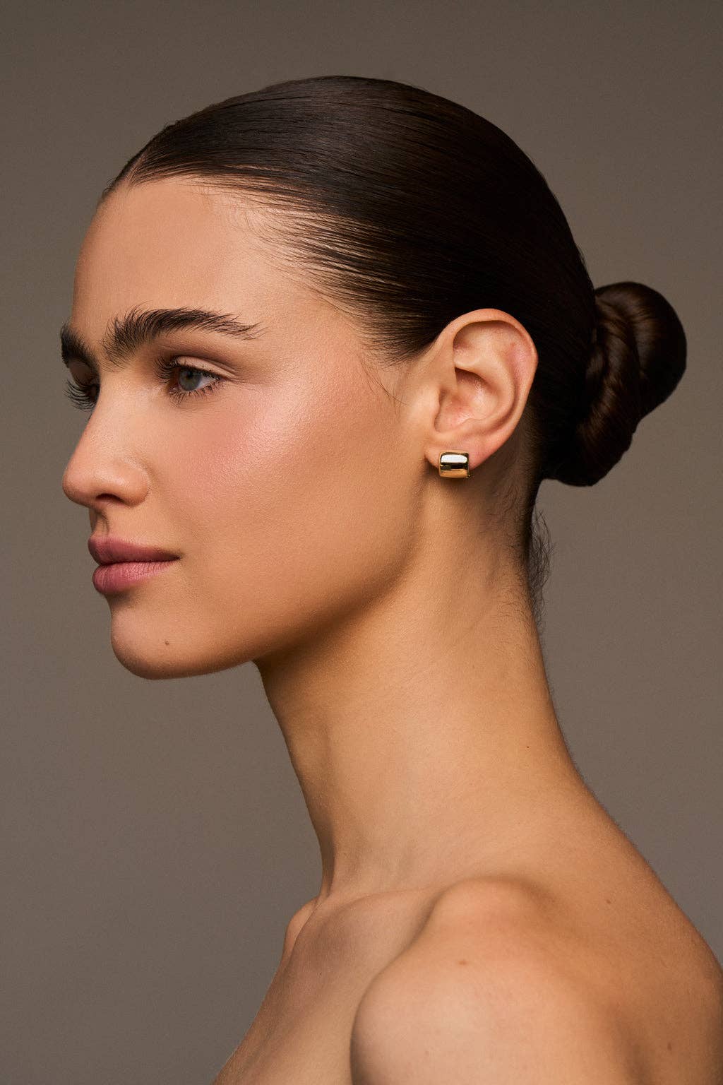 Lili Claspe - Wholesale Huggie Earrings - Harper Wide Hoops1