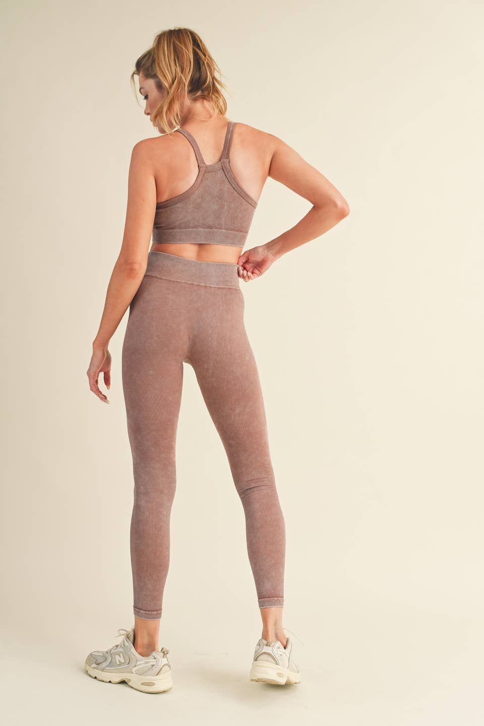 KIMBERLY C - Vente Ensemble de sport – femme - Ensemble soutien-gorge côtelé sans couture et legging à col haut29
