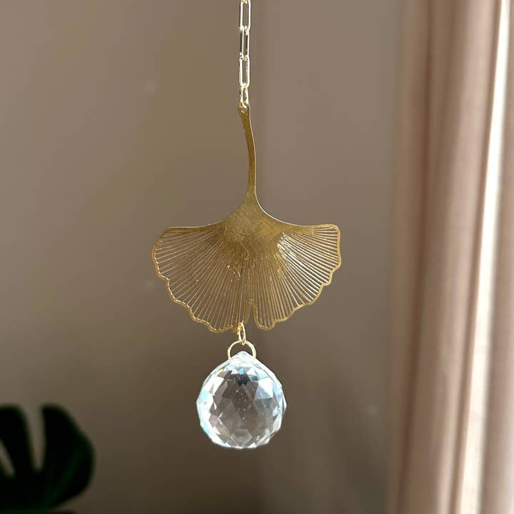 Ombra & Luce – wholesale Suncatcher – Giant Leaf Suncatcher Wall Hanging, Rainbow Maker, Ginkgo 4