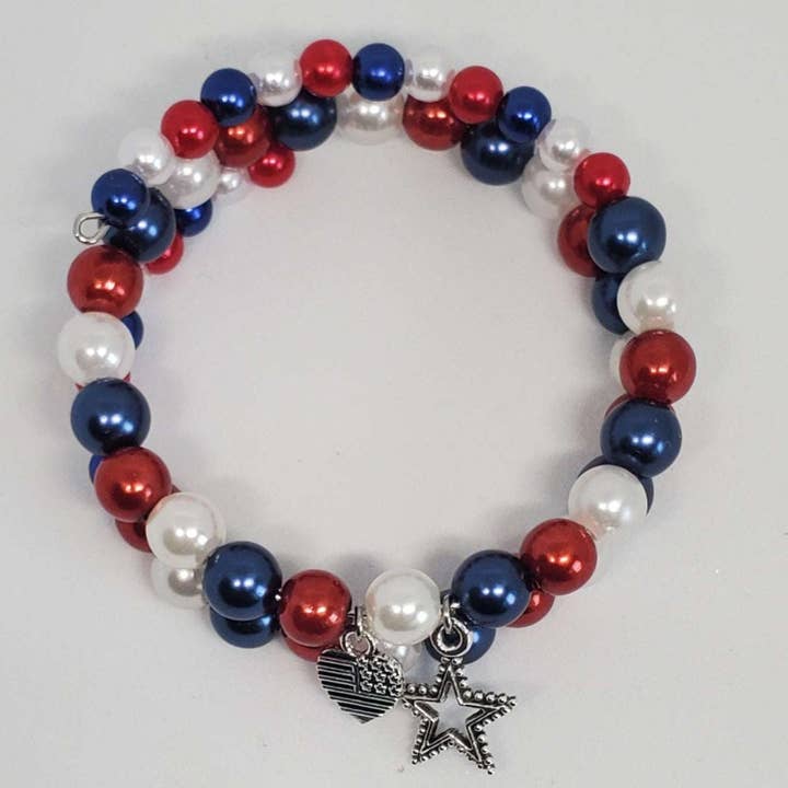 Rød, hvid og blå manchetcharme armbånd - 4. juli smykke for engroshandel hos Thorneapple Designs