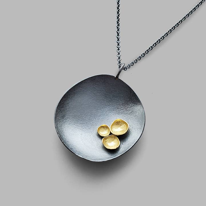 Collier Brave en métal mixte oxydé fait main pour la vente par McKenzie Mendel Jewelry