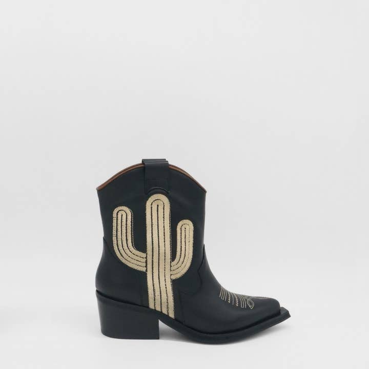 Oasis Western Cowboy Women's Booties in Black Leather for wholesale on Faire