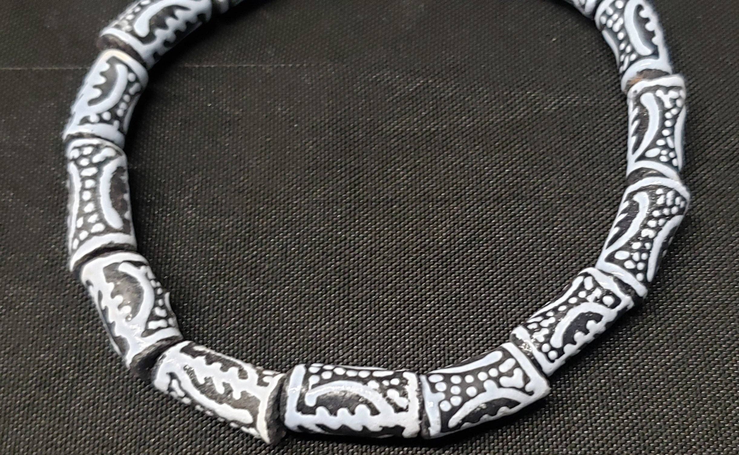 Aadampo African Beads - Venta al por mayor Cuentas - Cuentas de vidrio africanas, Cuentas de vidrio Adinkra, 15 Cuentas de vidrio Gye Nyame, AAB# 16751