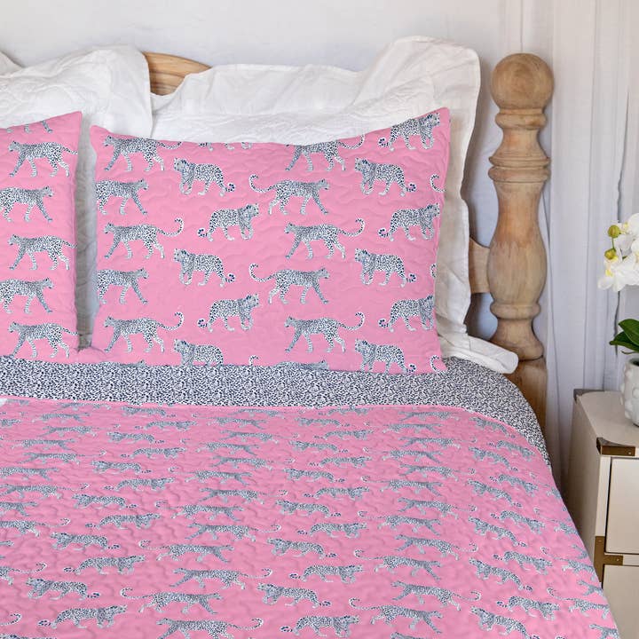 Edredón Fucsia Leilani Leopardo para venta al por mayor de Ida Mae Home