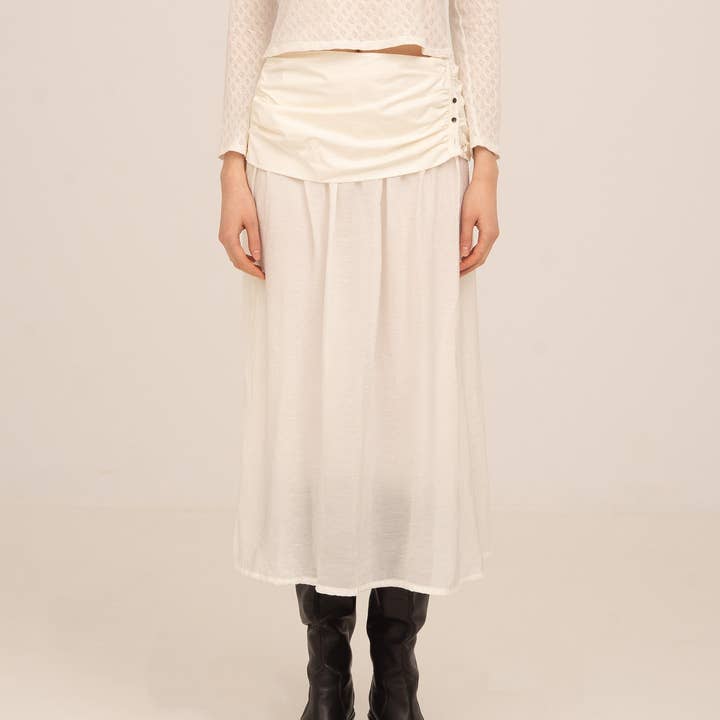 Falda Midi Blanca de Acera for wholesale by CARMEN SAYS