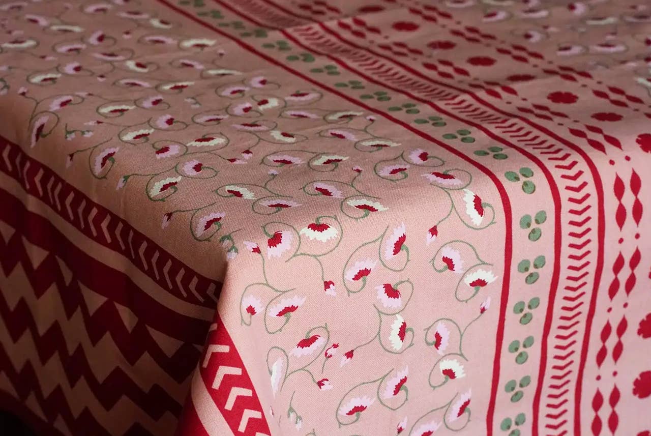 Casa Stilo - Wholesale Tablecloth - La Leccia Tablecloth in Dark Pink 1