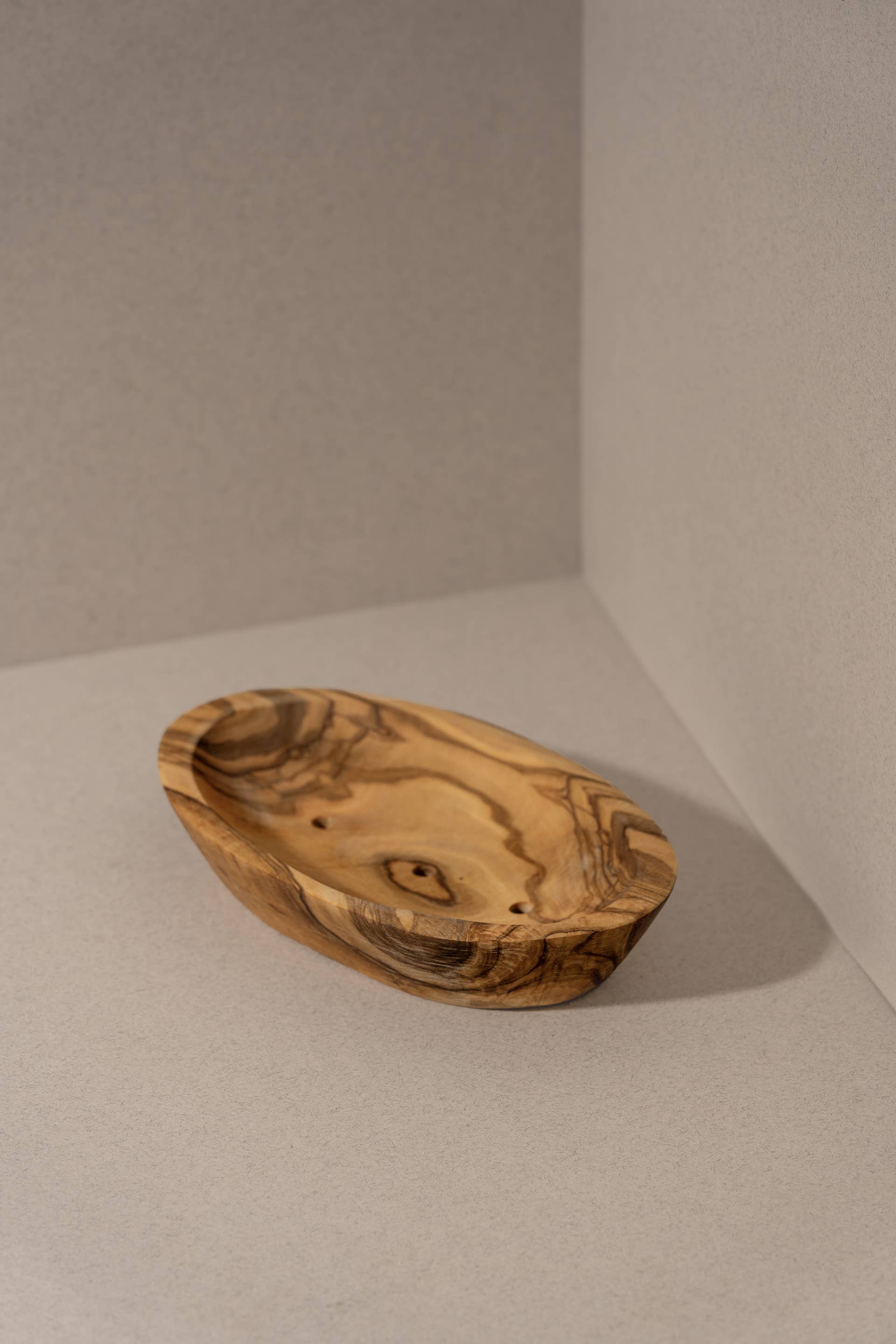 GHARYAN Stoneware & Olive Wood Tableware | Canada - Vendita all'ingrosso Portasaponi da bagno - Portasapone in legno d'ulivo naturale con fori di drenaggio0