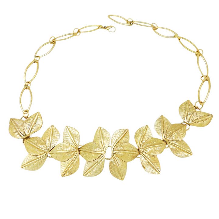 Ceinture Cascade de Feuilles 3D en doré pour la vente par Gloria Mago