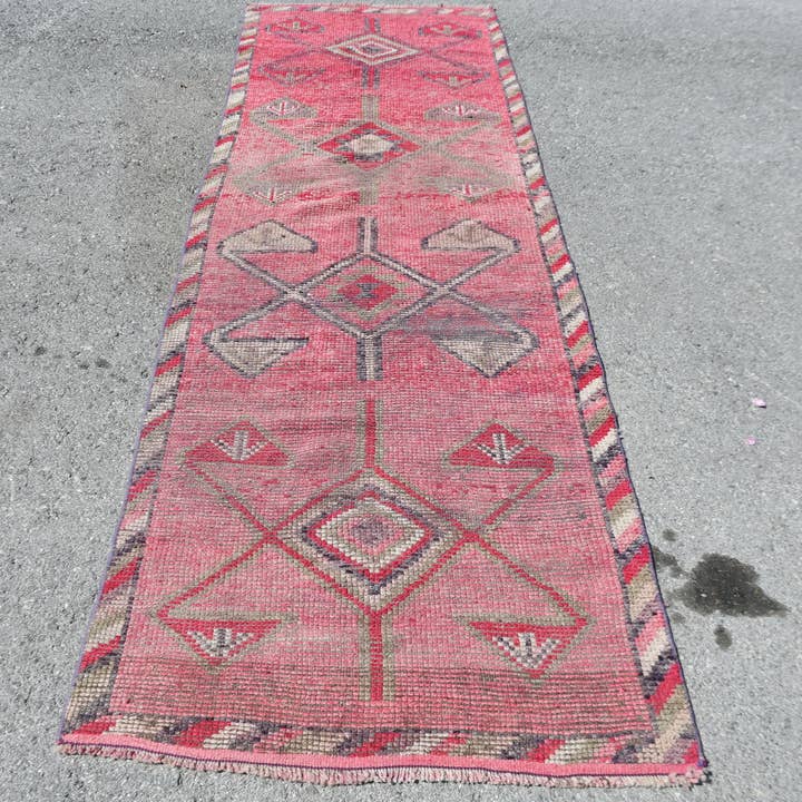 Vintage geometrisk ullmatta i röd multicolor för wholesale av The Loom Wholesale