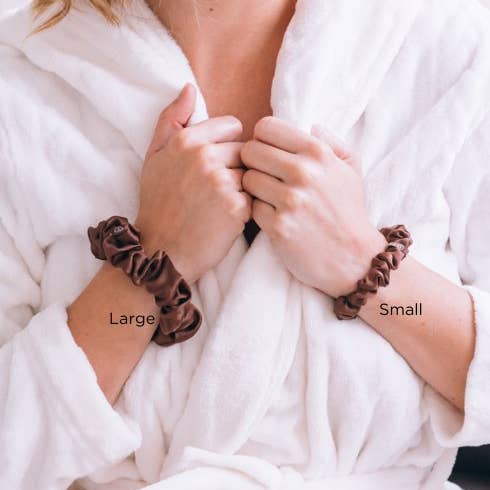 TELETIES - Wholesale Scrunchie - Women's - Silk Hair Scrunchie | Large | Jet Black2