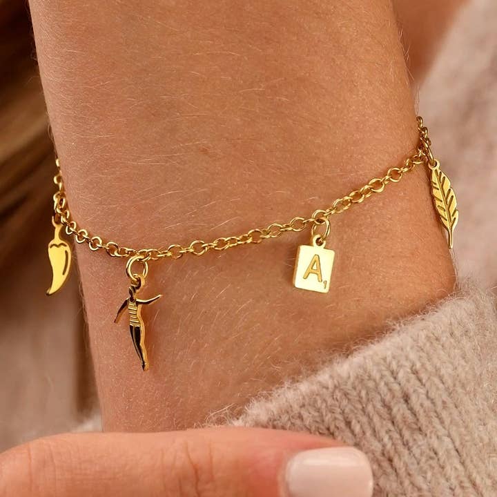 Personlig Dinky Story Five Charm Armbånd for engroshandel hos Posh Totty Designs