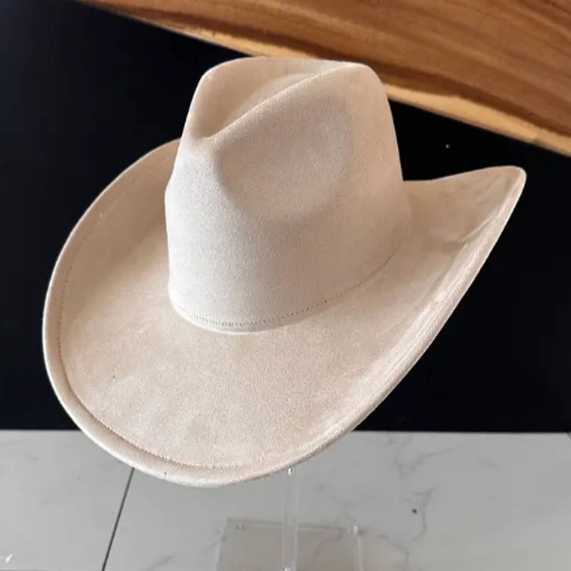 Queens INC - Vente Chapeau de cowboy – femme - Chapeau de cowboy en daim végan avec bord plat rigide13