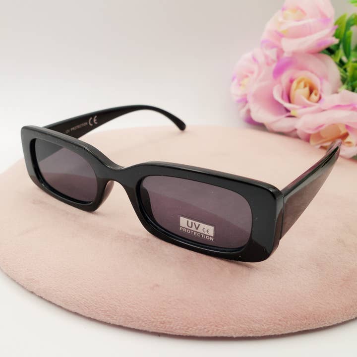 RUTH - Occhiali da sole rettangolare UV400 con custodia and other Purchase Wholesale patate da seme. Free Returns & Net 60 Terms on Faire trending on Faire.