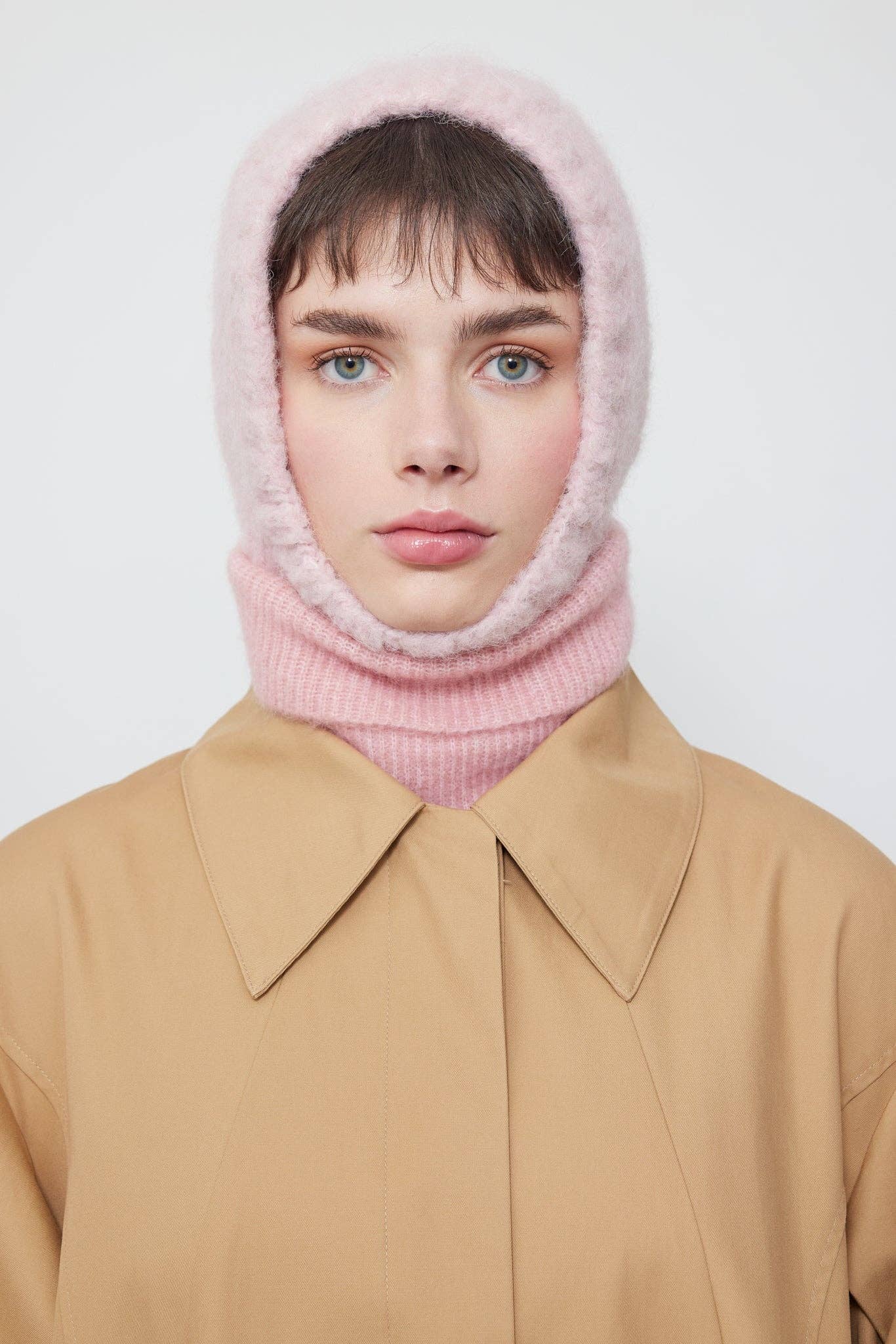 Sand Flekkpetrell mac coat for wholesale on Faire10