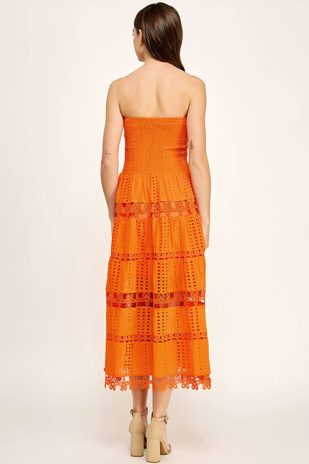 Strut & Bolt - Wholesale Jurk - Dames - Kanten kokerjurk met oogjes64