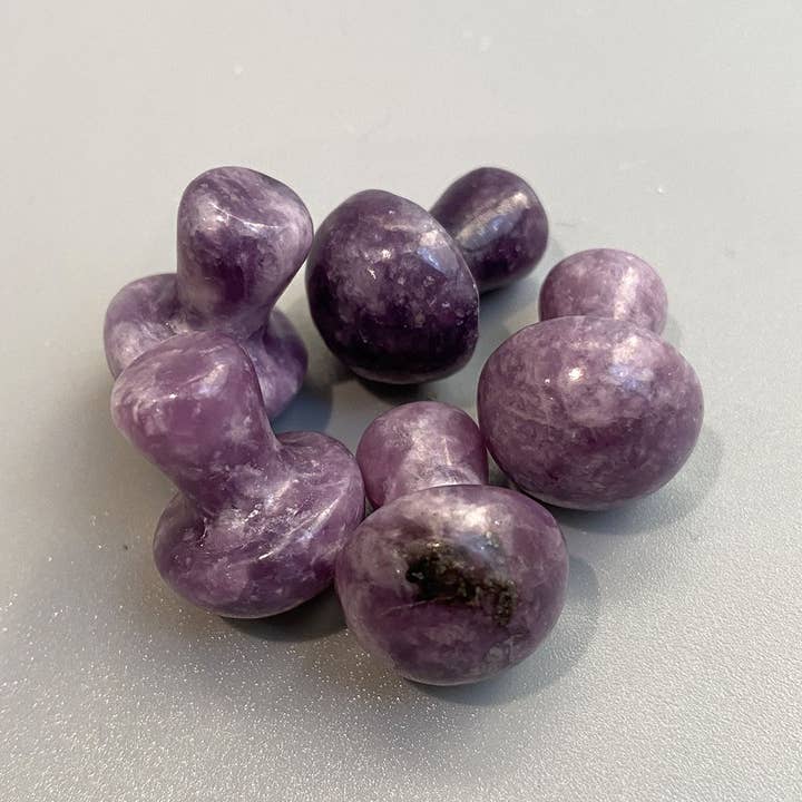 Heaven Spring Ltd - Wholesale Spiritual Stone/Crystal - Hand Carved Crystal Mushroom, 2cm1