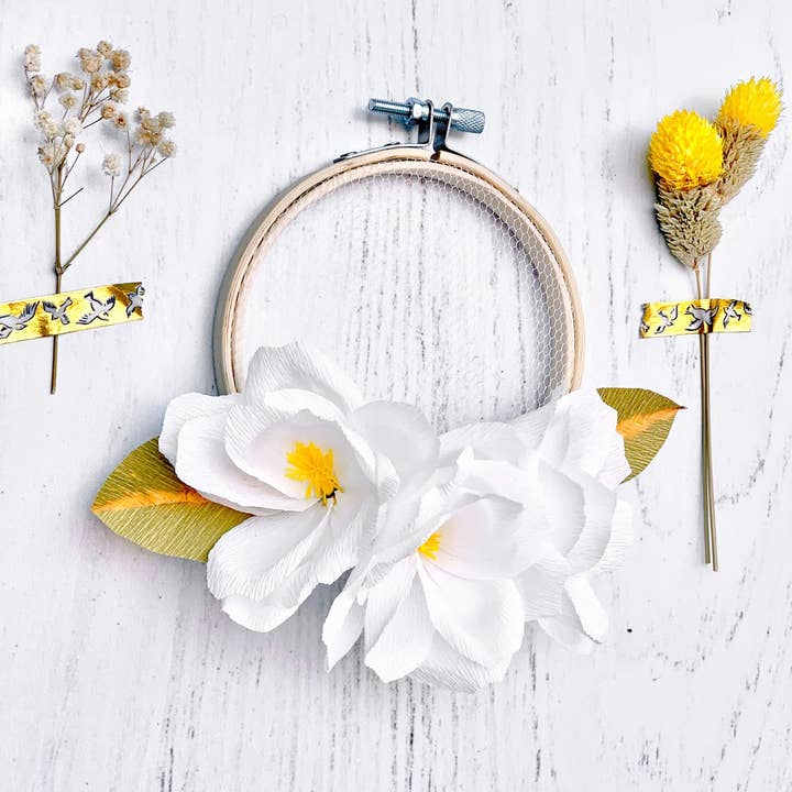 Floral Art Kit "Wall Decoration" - Wild Roses for wholesale by French Kits