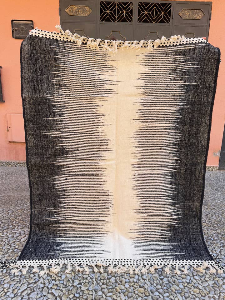 Zanafi Berber-Teppich 214/170CM für den Großhandel von CASA Bohème