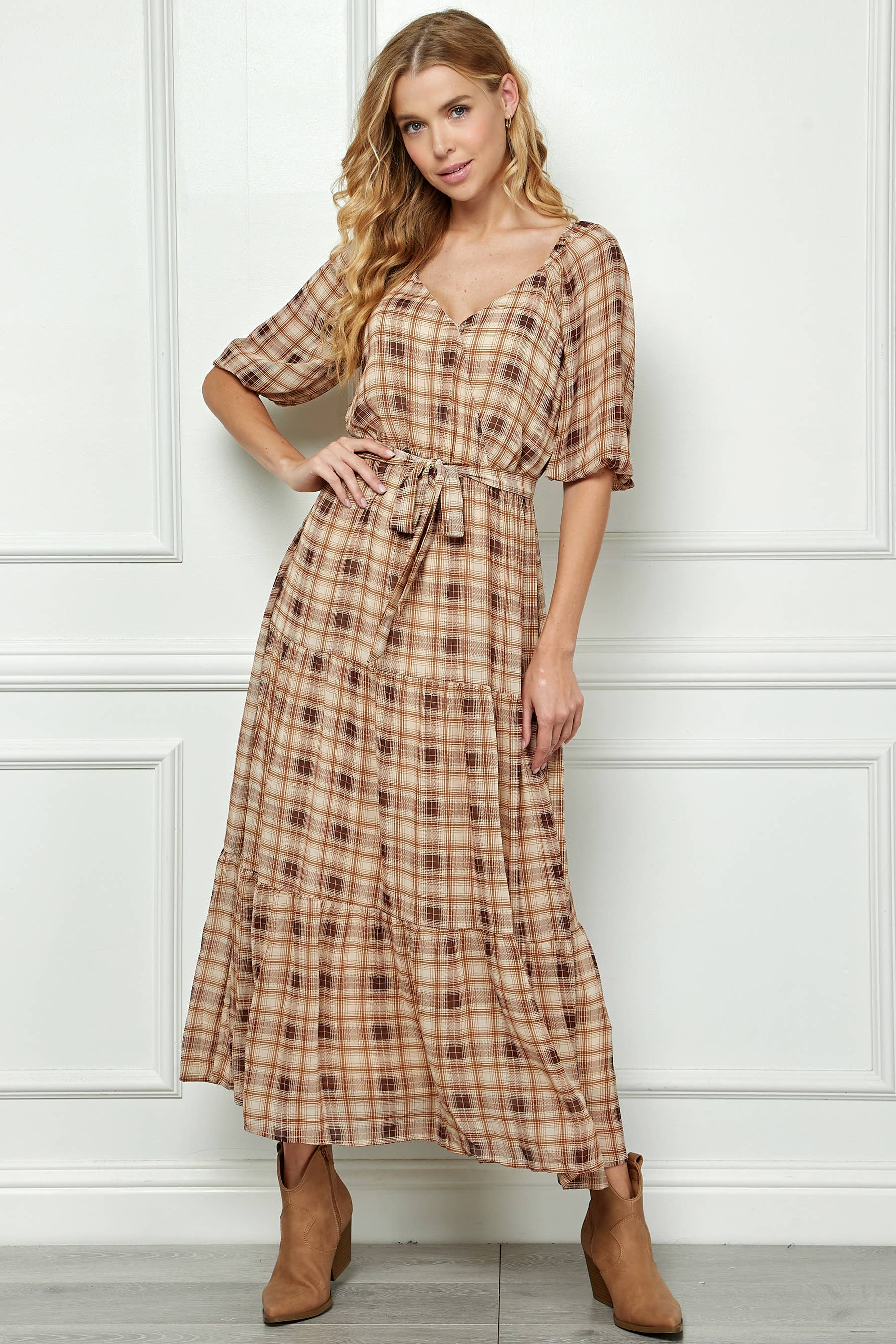 NAT/BRM/MOCA 3/4 ÜBERSCHÜSSIGES MAXIKLEID MIT SEITLICHEM BINDEBAND UND RÜSCHENSAUM Y828795J89 für den Großhandel auf Faire1