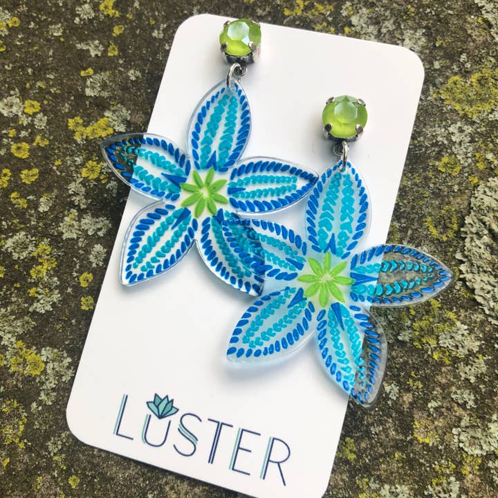 Boucles d'oreilles légères en acétate de fleur d'étoile pour la vente par LUSTER