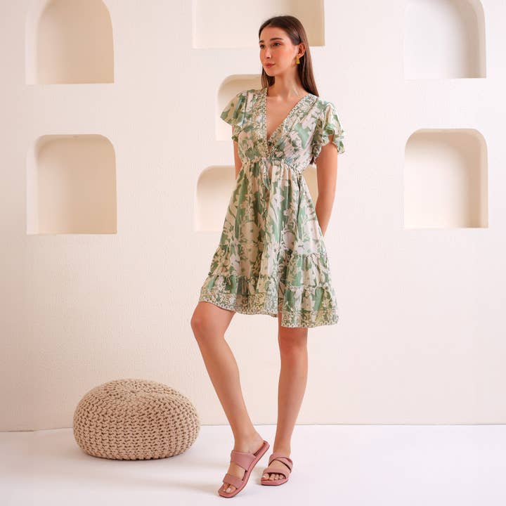 Robe Bohème d'Été Serene Blooms Verte pour la vente par Letoz
