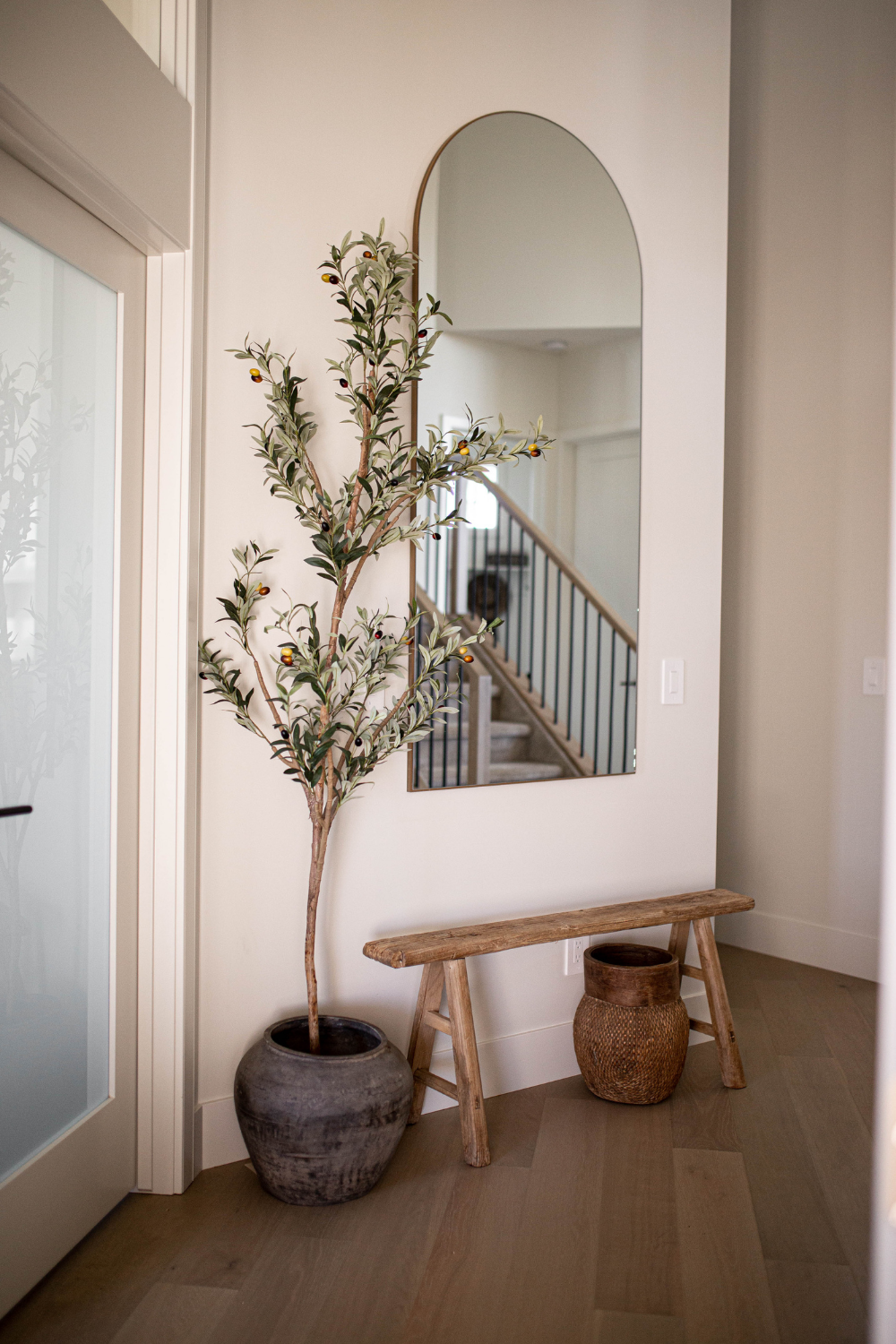 Luxe B Co - Wholesale Plant Pot - Atelier Black Vintage Olive Tree Pot Vase6