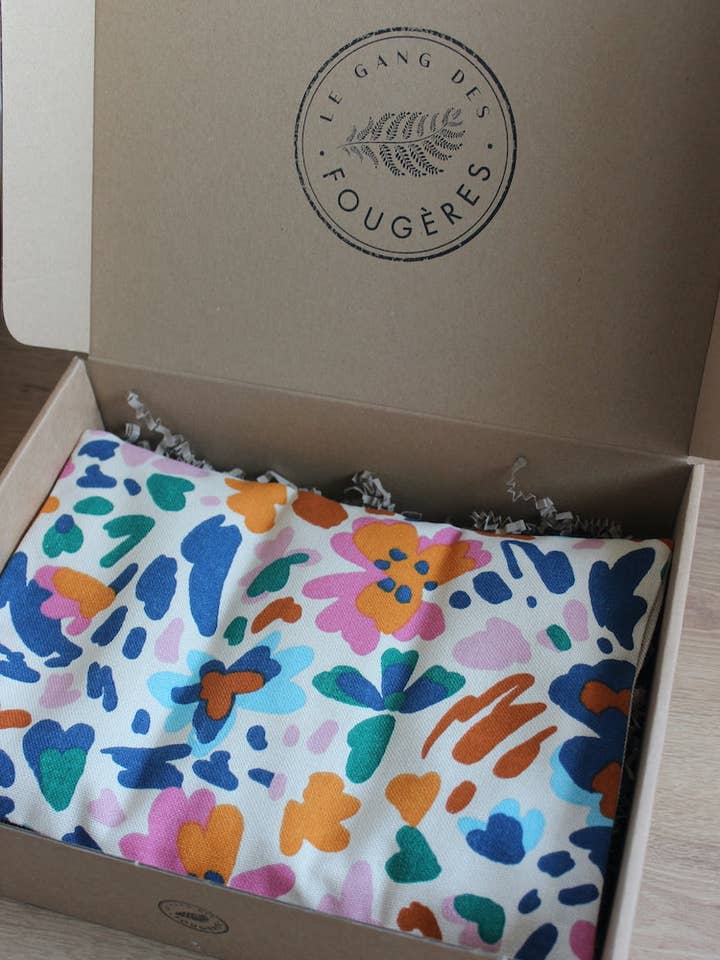 dry hot water bottle with flax seeds - Spring for wholesale by Le Gang des Fougères