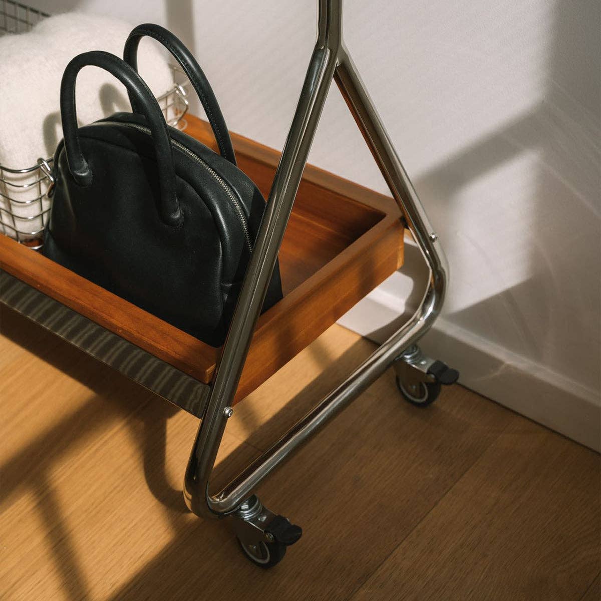 HOMYCASA DESIGN INC - Wholesale Coat Rack - Leon clothes hanger antique American clothes and hat rack retro home portable stainless steel bedroom floor storage shelf10