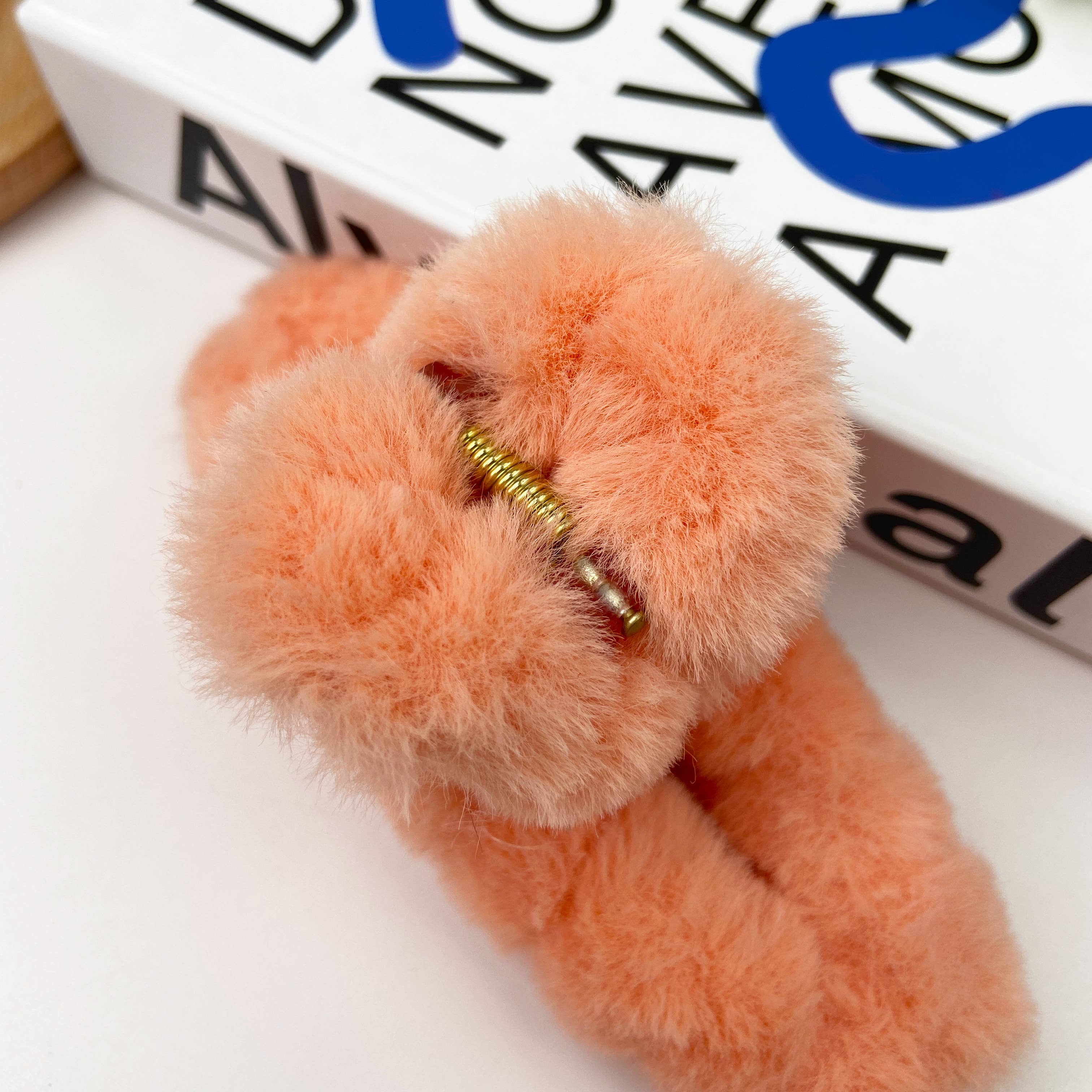 TheDivaSoap – Großhandel Haarclip – Damen – Einfarbige Haarspange aus Plüsch Herbst-Winter11