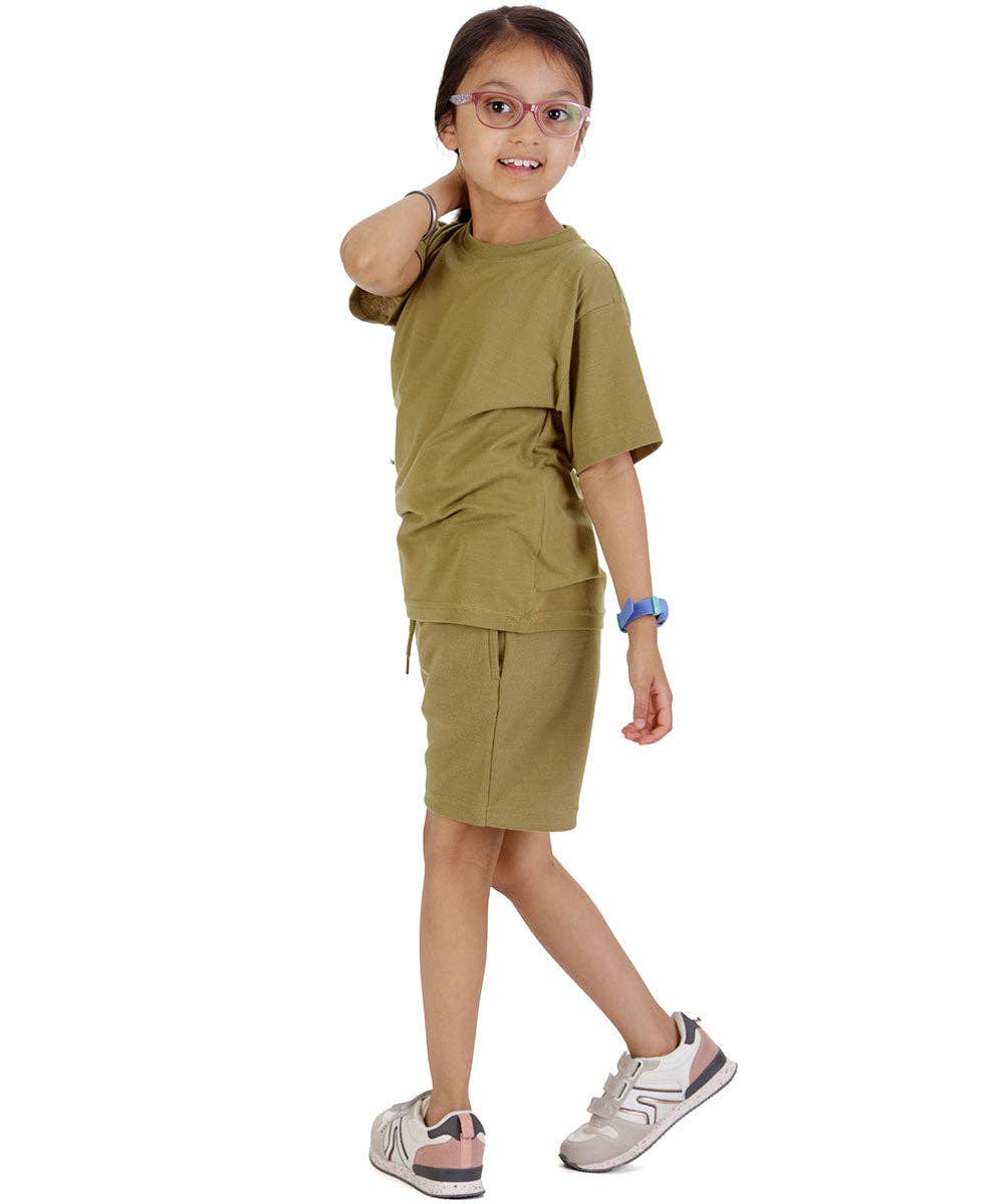 Olijfgroen Olijfgroen T-shirt en korte broek voor kinderen voor groothandel op Faire2