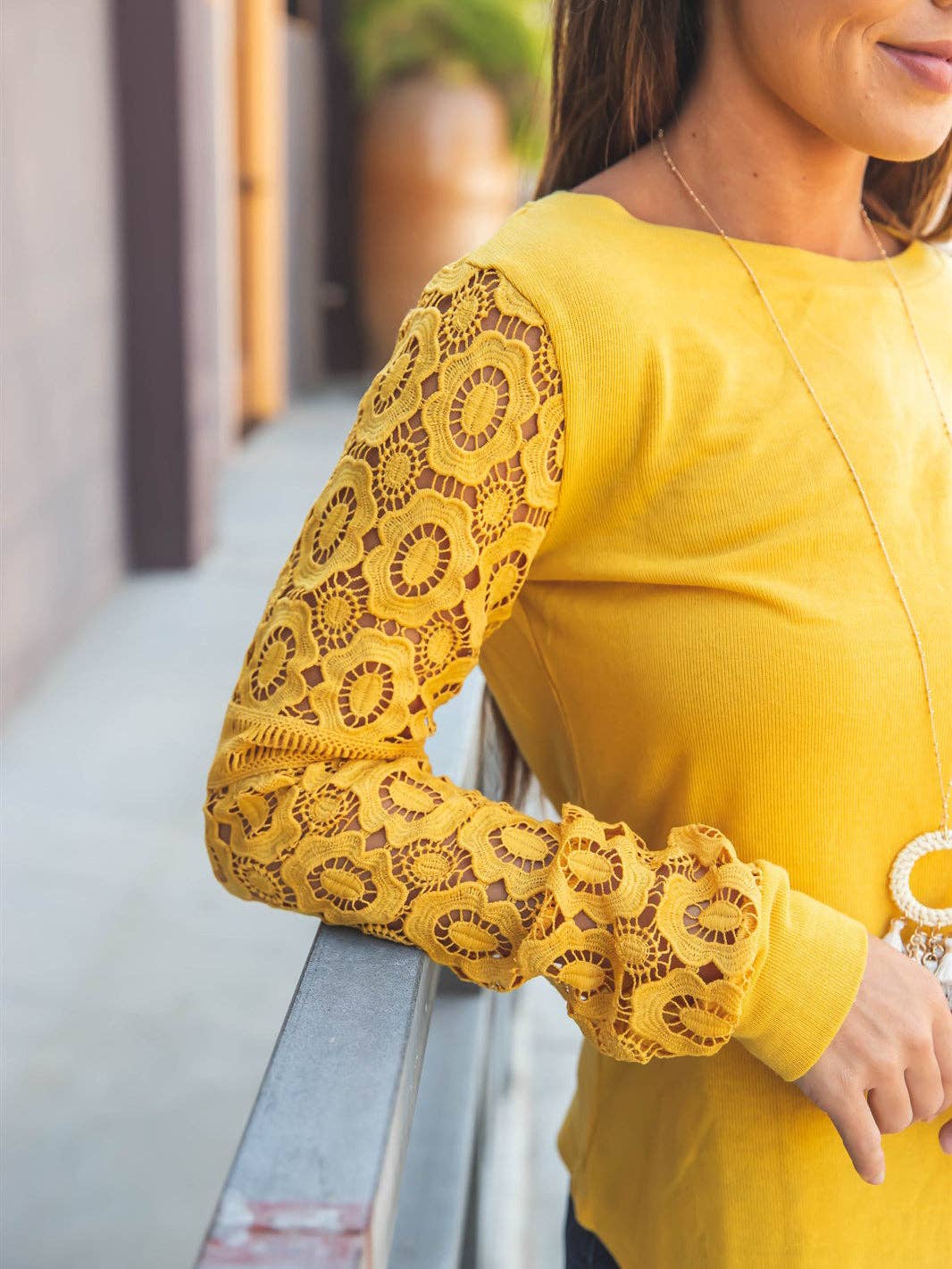 Tickled Teal - Vendita all'ingrosso Camicetta - Donna - Top Skylar a maniche lunghe in pizzo5